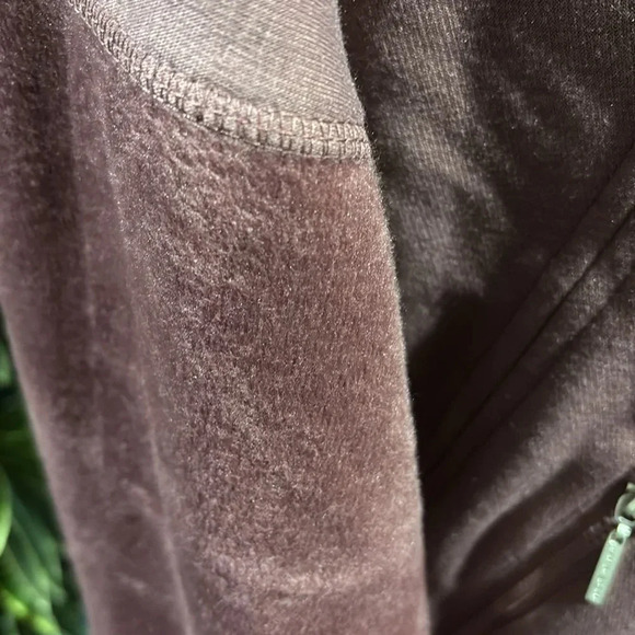 Tahari Sport Velvet soft sleeves & interior, crewneck, pullover, zip hip pockets - Picture 7 of 12